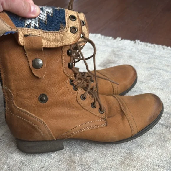 Steve Madden Women’s Adjustable Boots - Picture 2 of 7